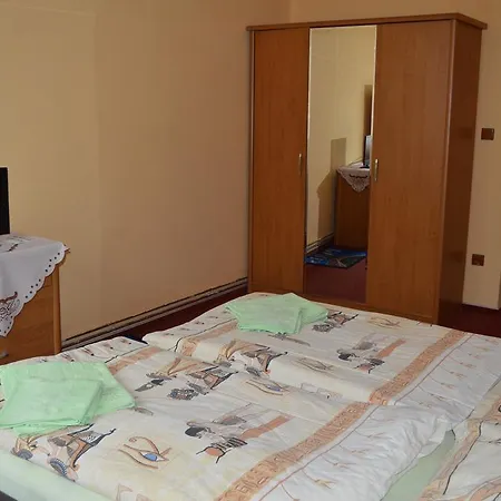 Paradise Hotel 3*